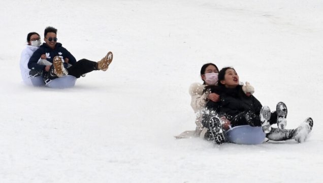 來(lái)香格里拉玩雪